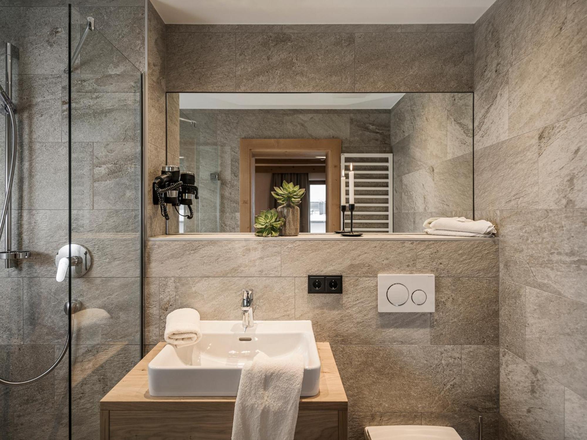 Hotel Garni Larcherhof 메이른호픈 외부 사진